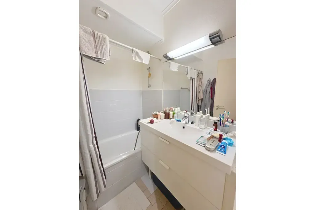 Vannitoad - Studio with Elevator in Saint-Gilles