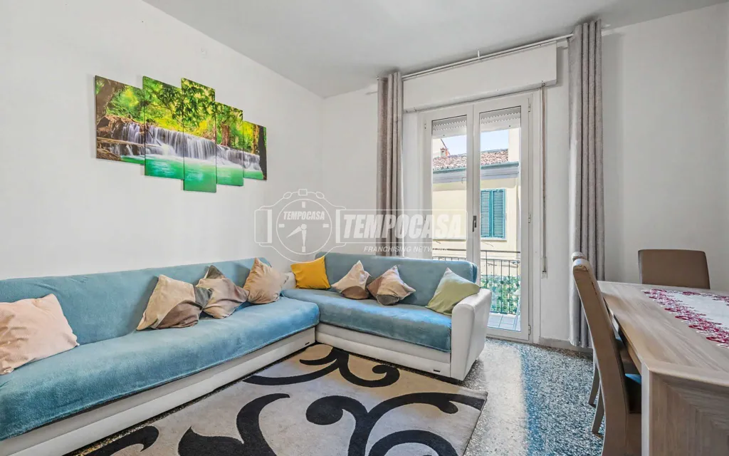 Séjour - Central Trilocale with Balcony in Faenza