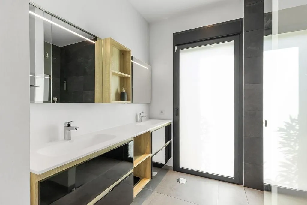 Salles de bain - Luxury Villa with Golf Views in Orihuela