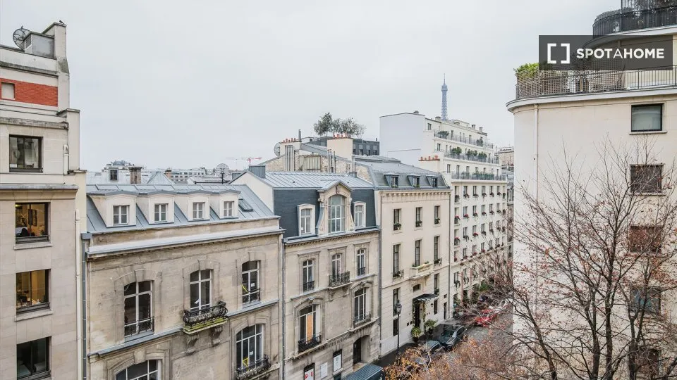 Balcon - Appartement 1 Pièce dans le Triangle d'Or, Paris