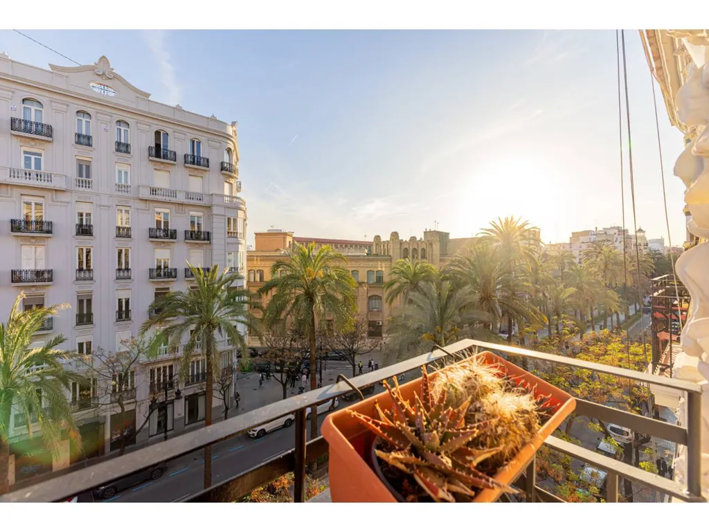 Rõdu - Modernised Flat with Balcony in Gran Vía
