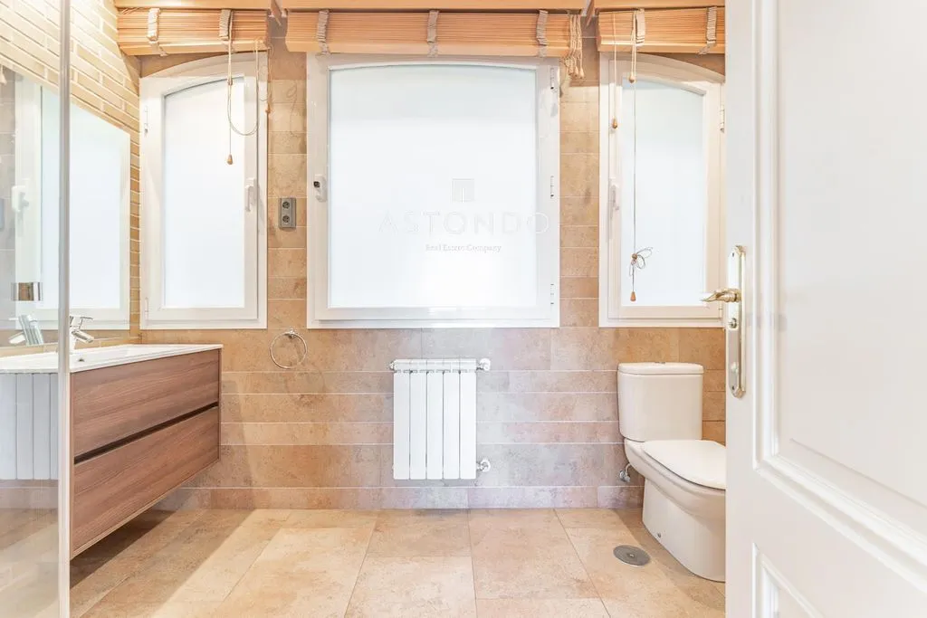 Salles de bain - Luxury Townhouse with Pool in Madrid