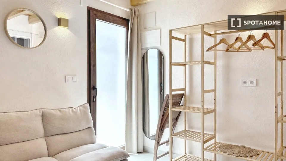 Chambres - Studio with Balcony in Valencia