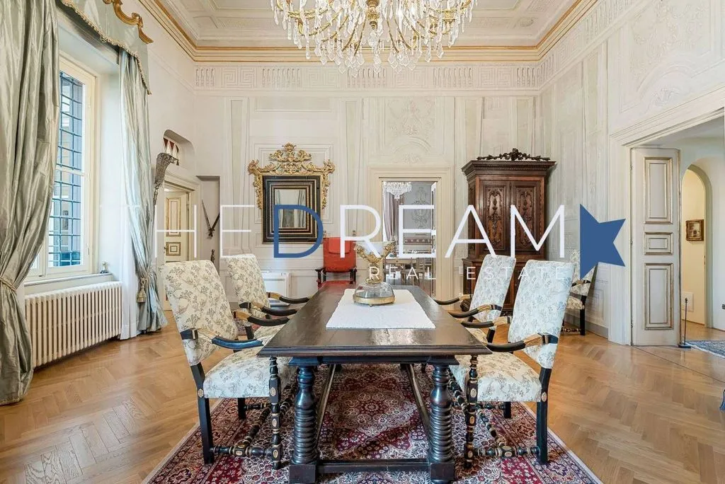 Sala da pranzo - 5-Bedroom Flat in Historic Building, Lucca