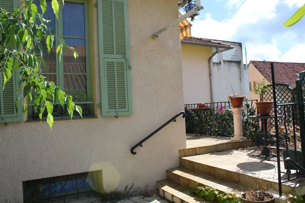 Terrasse - Maison des Années 1930 avec Vue Mer à Grasse
