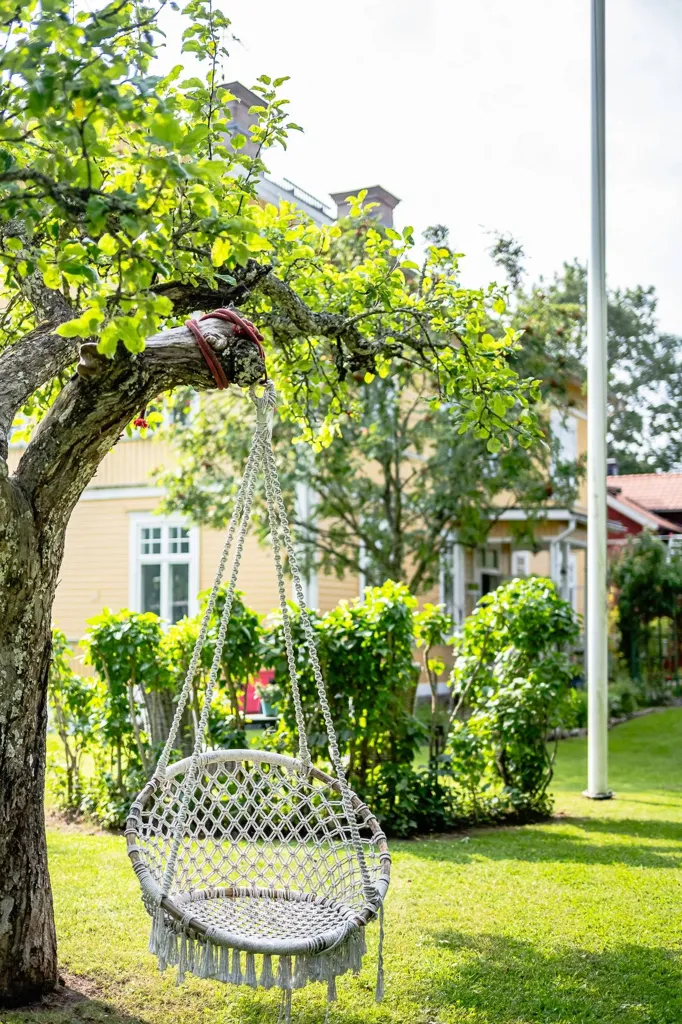 Aed - Victorian Villa with Multiple Units in Malmköping