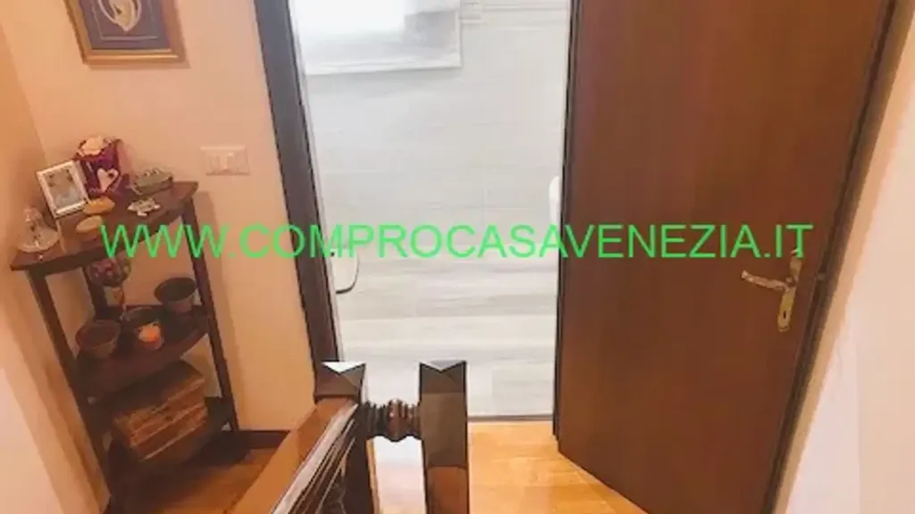 Entrée - Maison 6 pièces à IT