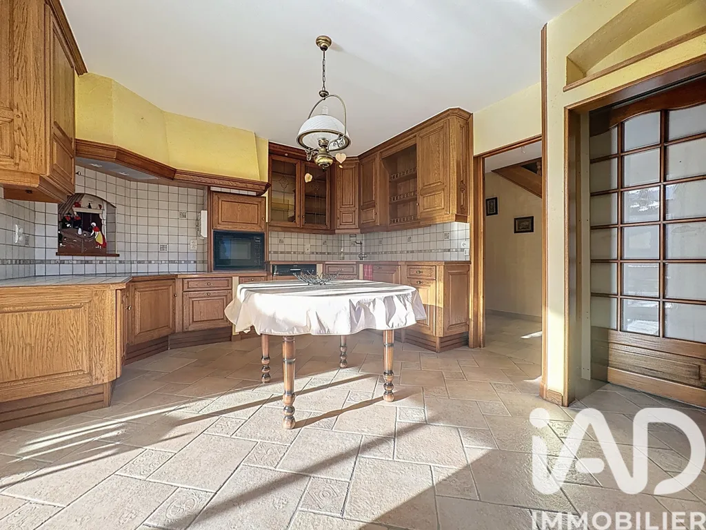 Cuisine - Villa avec Vue Montagnes et Terrain Arboré à proximité du Village