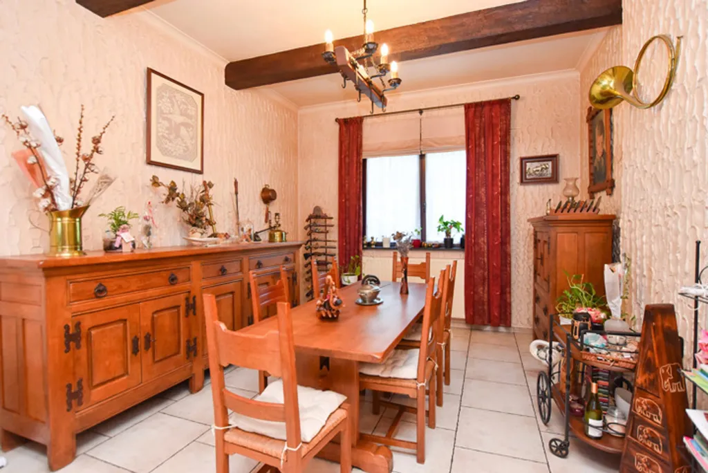 Salle à manger - Maison d'Architecte avec Terrasse à Châtelet