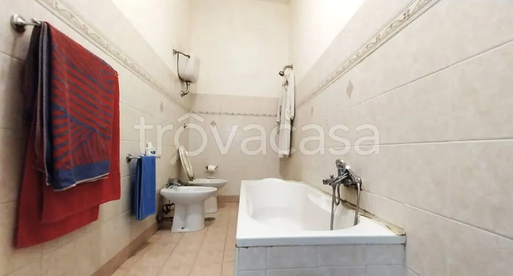 Salles de bain - Restored Apartment in Historic Centre, Foligno