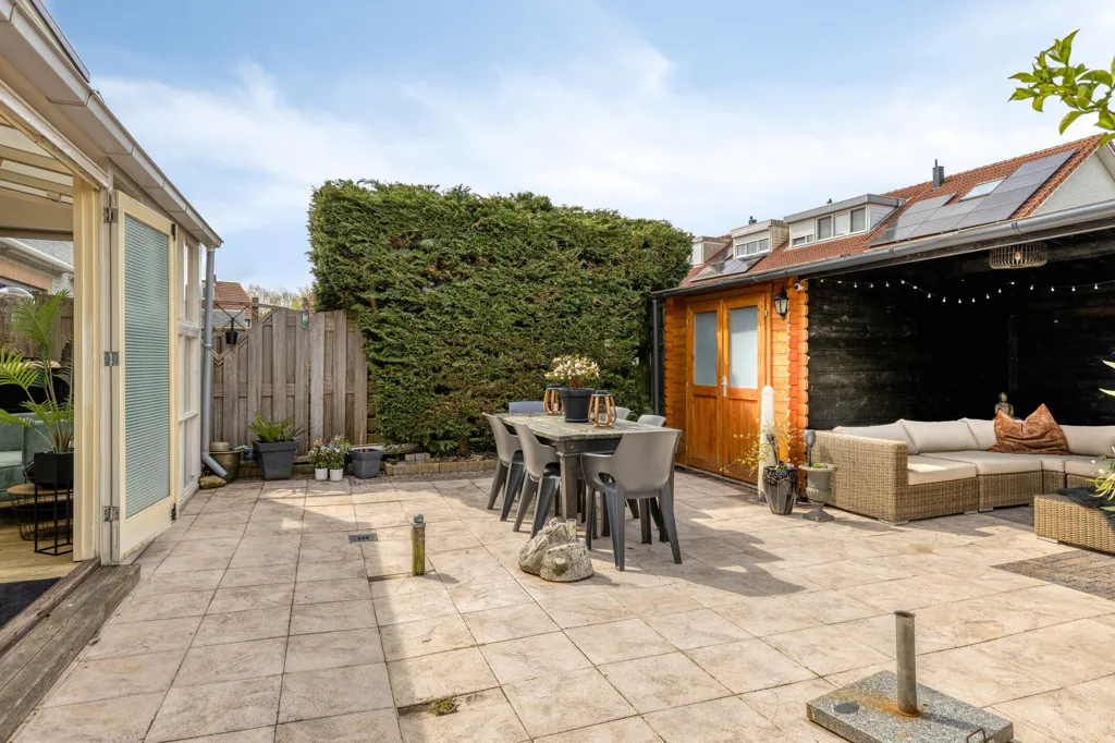Terrass - Corner House with Private Driveway in Hoorn