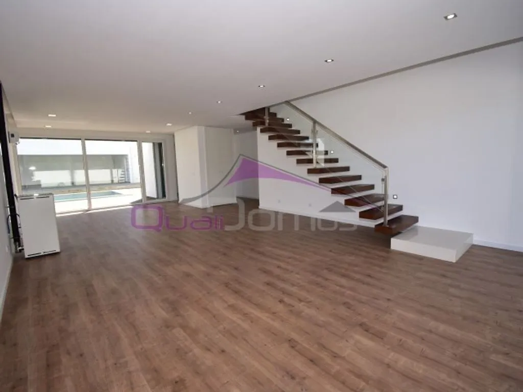 Living Room - Modern Villa with Pool in Entroncamento