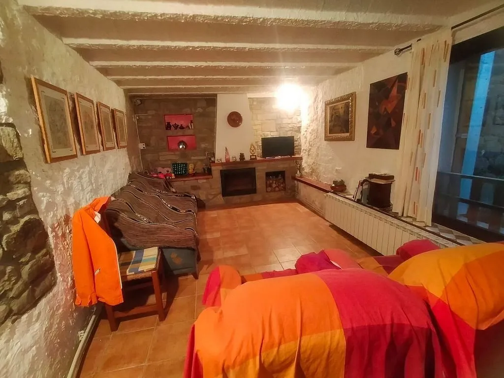 Elutuba - Sunny Terraced House with Views in Cubells