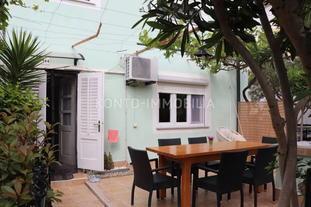 Terrace - Renovated Duplex with Sea View in Rab