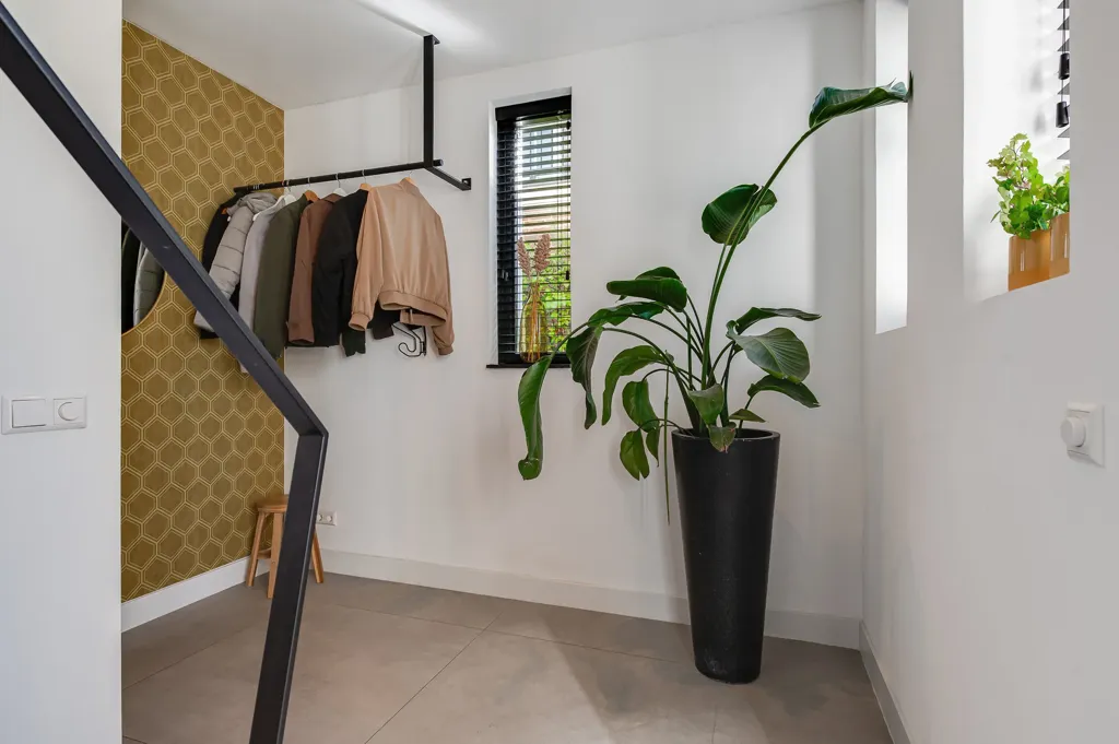 hallway_entrance