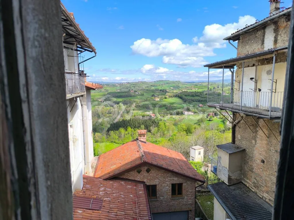 Balcon - Historic Apartment with Piazza View in Mondovì