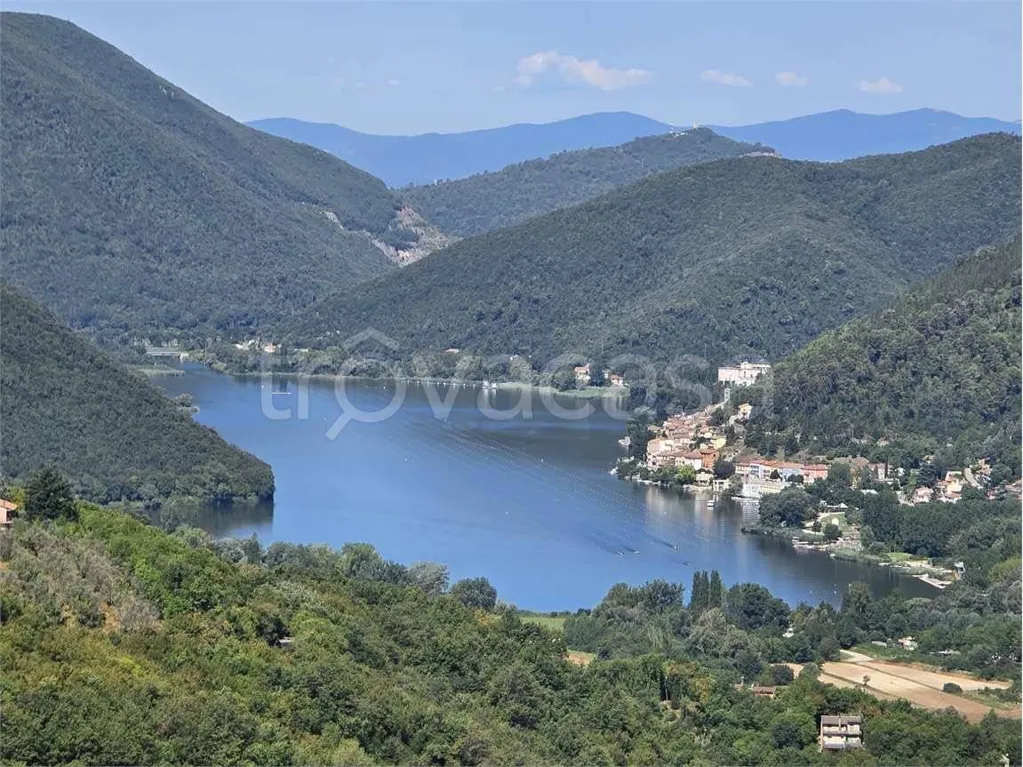 Trilocale with Lake View in Labro Centre