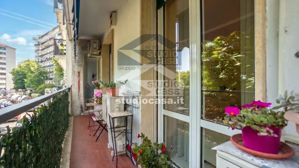 Balcon - Rearranged Apartment with Terrace in Milan