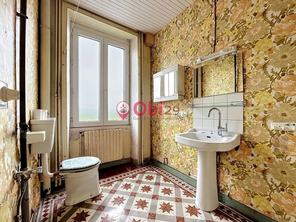 Salles de bain - Maison à Rénover avec Jardin à Plomodiern