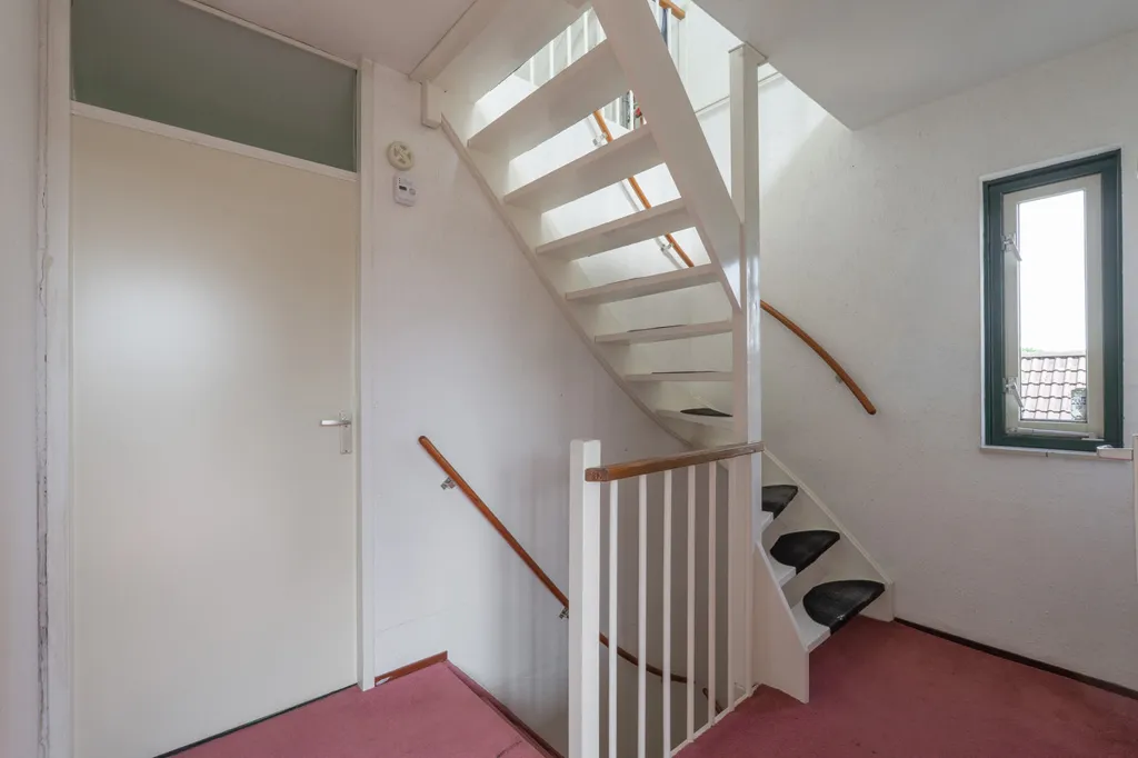 Toad - Two-Storey House with Garden in Elst