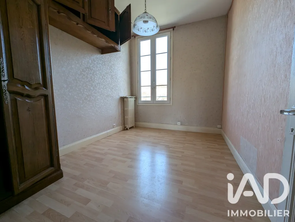 Pièces - Maison de Caractère avec Garage XXL au Centre de Cognac