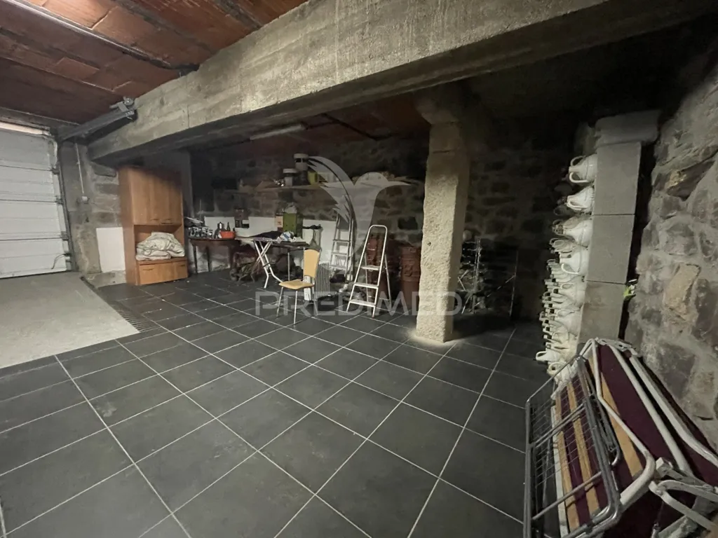 Garaaž - Renovated House with Terrace in Carvalhal