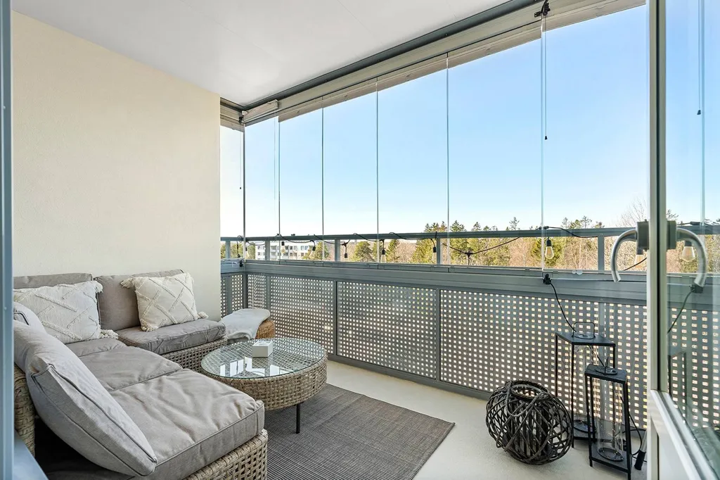 Balcone - Modern Flat with Balcony in Rosenlund