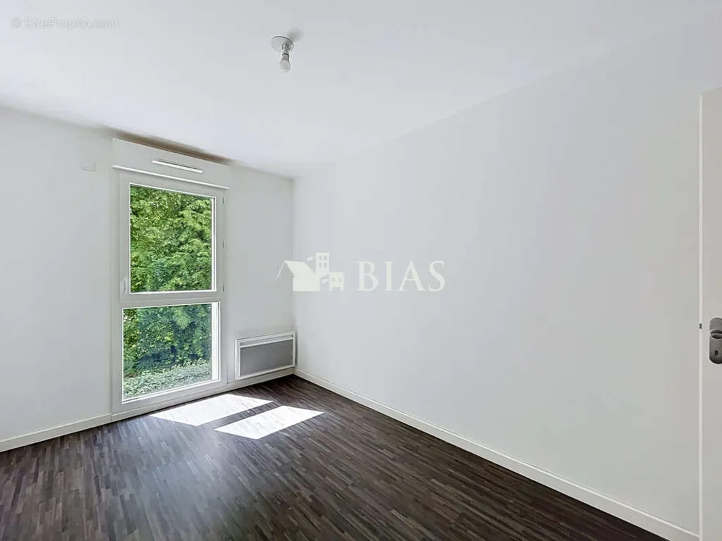 Pièces - Appartement avec balcon et parking à Le Houlme