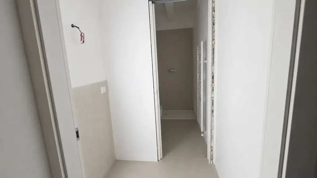 Esik - Modern Studio with Soffit in Vicenza