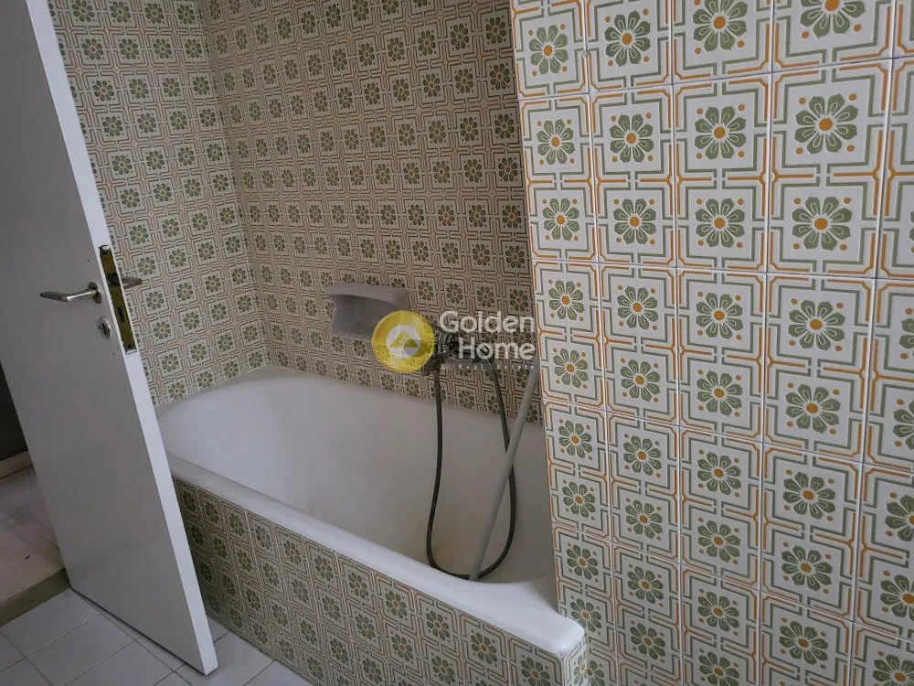 Salles de bain - Office with Balcony in Nea Smyrni