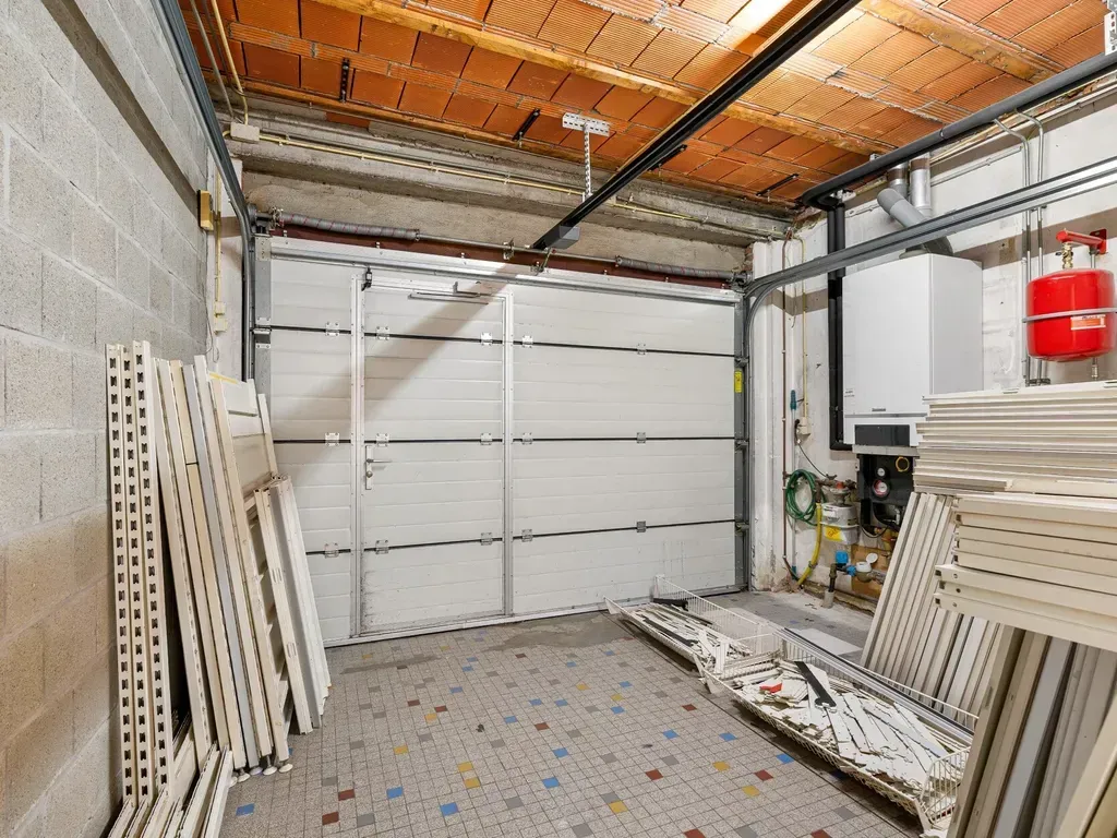 Garage - Commerce avec Magasin dans le Centre de Lommel