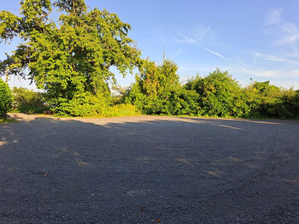 Aed - Commercial Property with Constructible Land in Brive