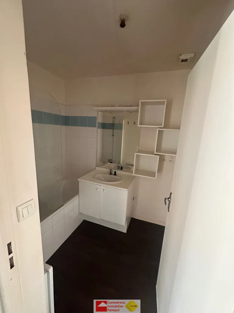 Badezimmer - 3-Bed Flat with Balcony in Pleubian