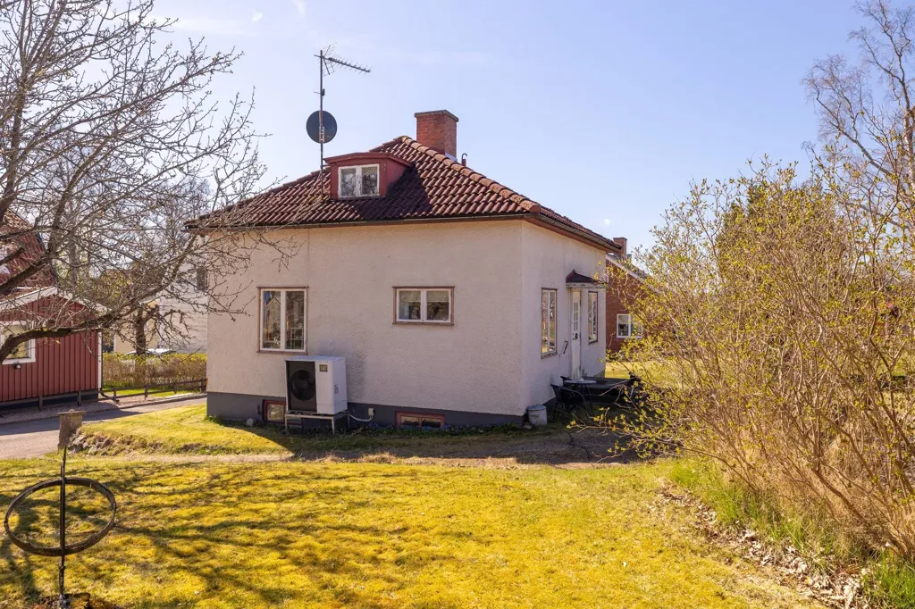 Esterno - Charming Cottage with Garden in Kristinehamn