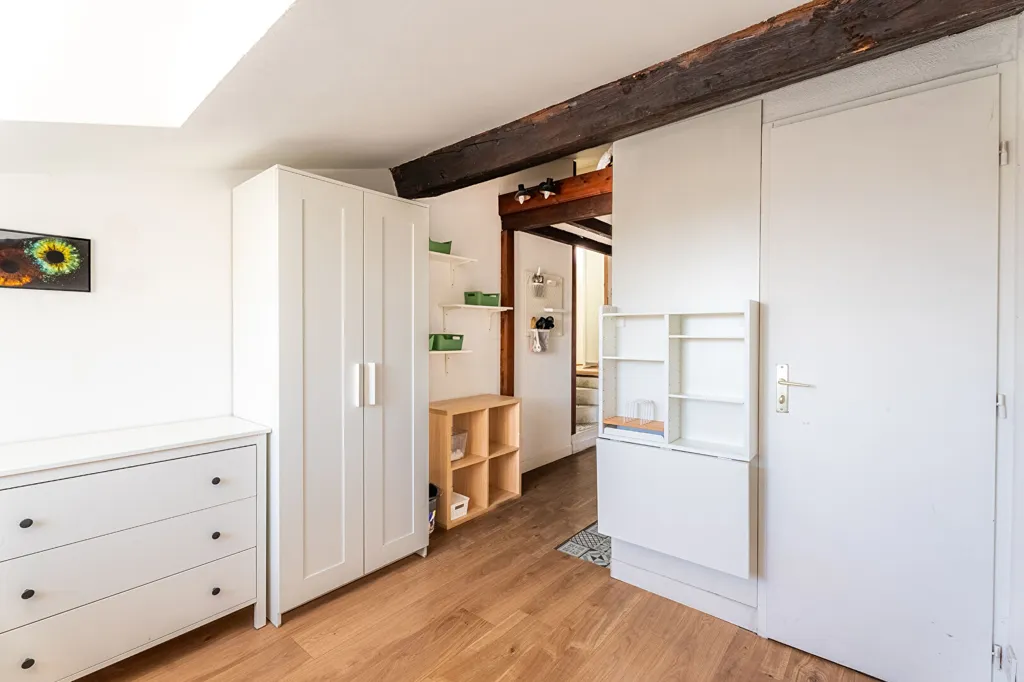 Chambres - Studio Meublé avec Vue Dégagée à Bordeaux
