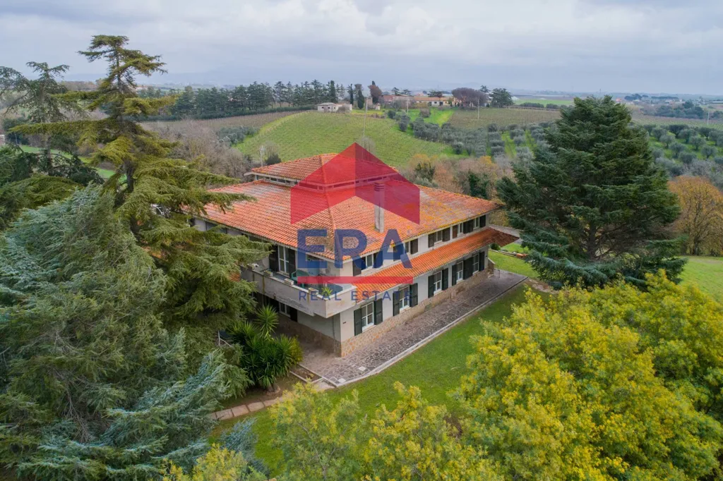 Vue aérienne - Villa with 4.5-Hectare Park in Ardea