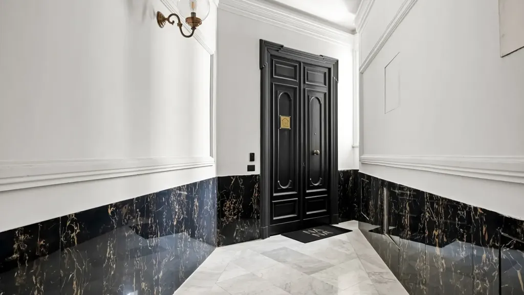 Hallway - Fully Furnished Flat in Historic Centre, Naples
