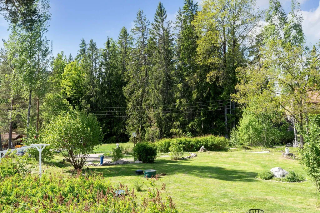 Jardin - Villa with Garden in Järlåsa