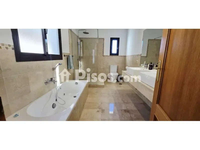 Salles de bain - Contemporary Villa with Sea Views in Valtocado