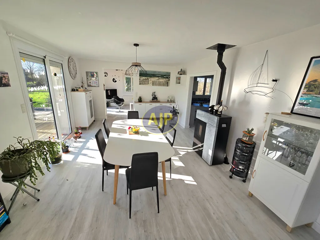 Söögituba - Rustic House with Garden in Guémené-Penfao