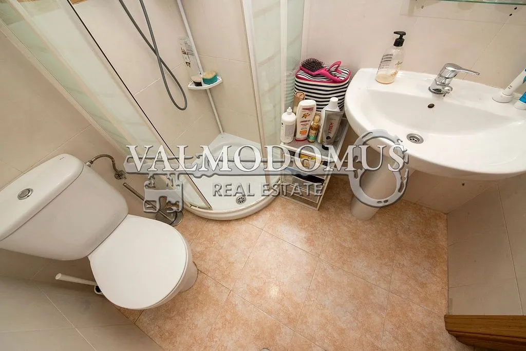 Vannitoad - Duplex with Balcony in Valmojado