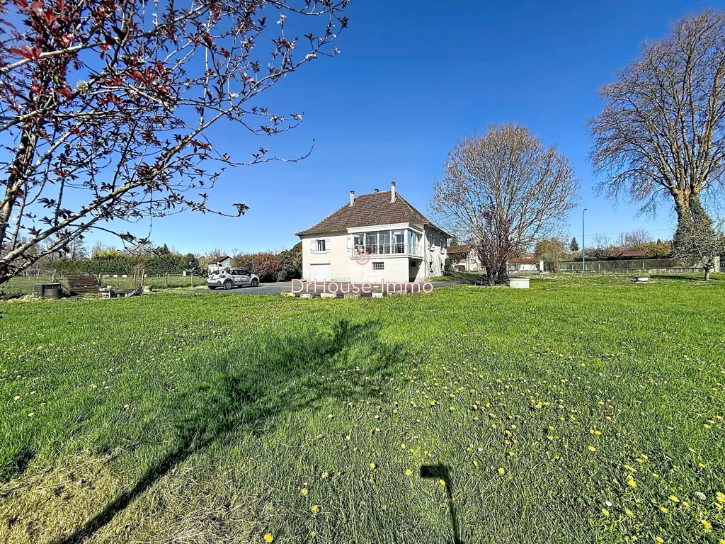 Aed - Charming House with Terrace in Lisle
