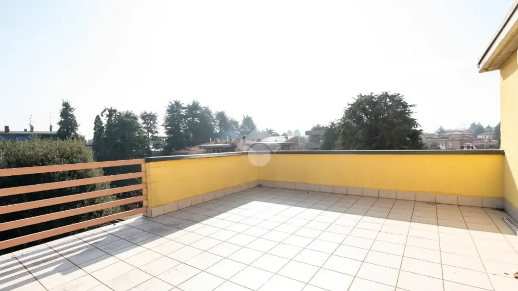 Balcon - Two-Level Attico with Terraces in Vignola