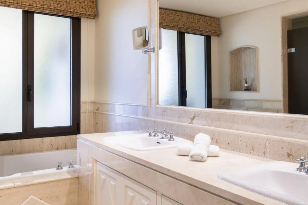 Salles de bain - Luxury Villa with Pool in Nueva Andalucia, Marbella