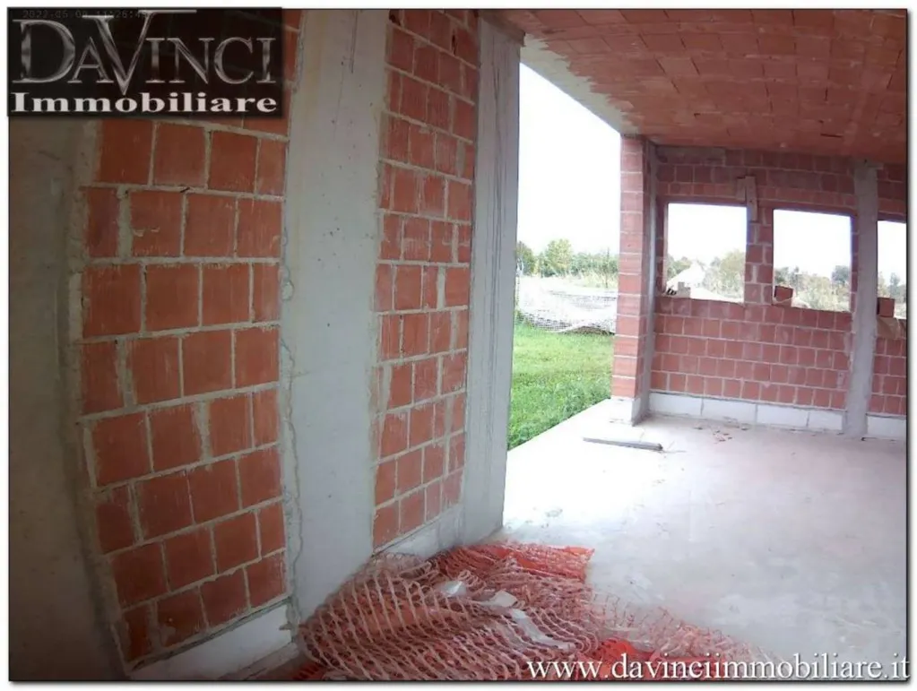 Pièces - Newly Constructed Flat with Garden in Bregnano