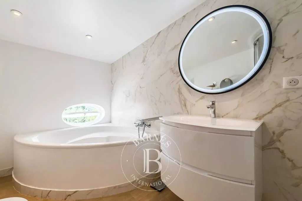 Vannitoad - Luxury Villa with Sea View in Mougins