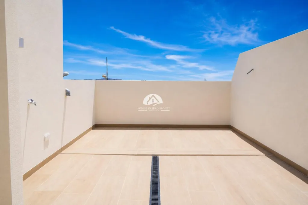 Terrazza - Modern Townhouse with Pool in Dolores