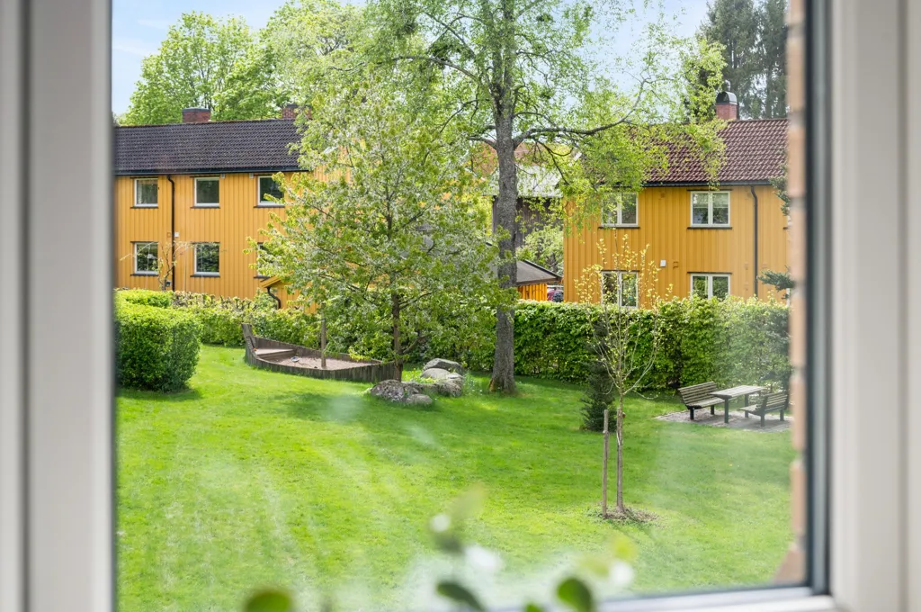 Aed - 3-Bed Apartment with South-Facing Balcony in Lille Ekeberg