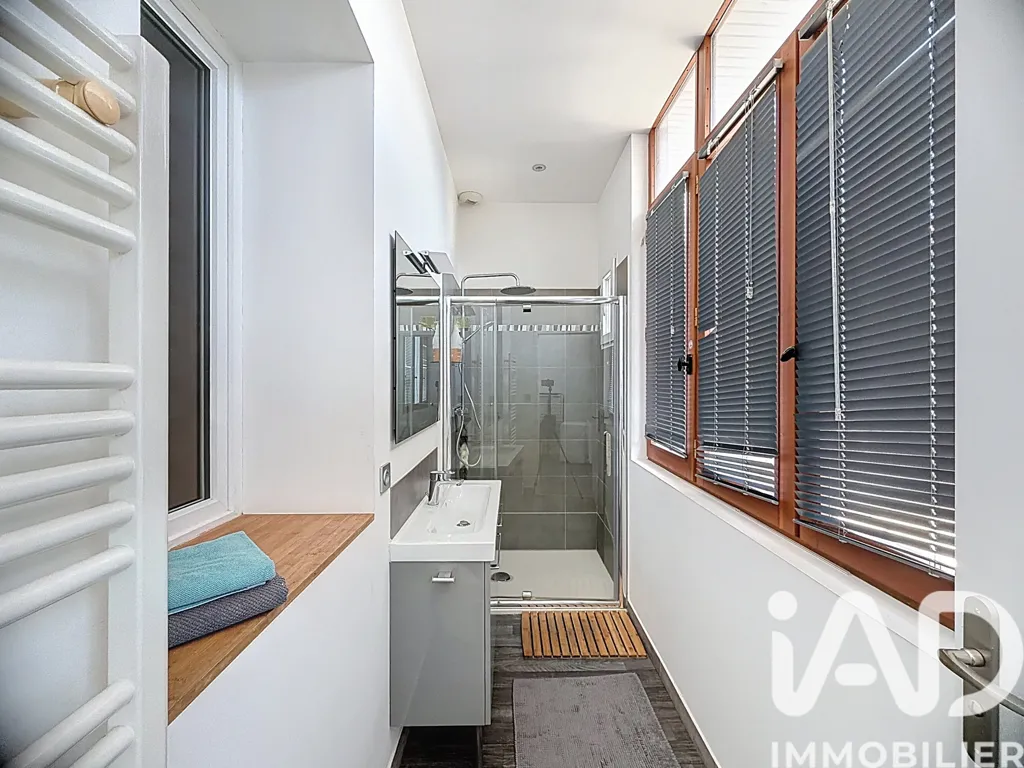 Salles de bain - Maison Mitoyenne avec Cour Privée aux Chartrons