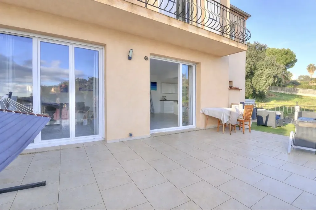 Terrasse - Maison de Luxe avec Terrasse à Antibes
